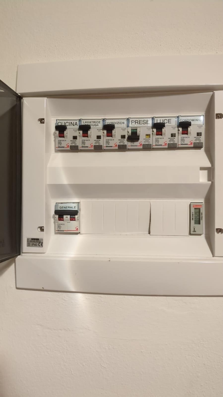 Quadro elettrico domestico a norma